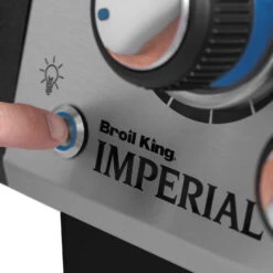 Broil King Imperial 590 IR Black Gasgrill - Modell 2023 - SMART Deal Inkl. Grillfürst Grill Control -Broil King Verkäufe Broil King Imperial 590 IR Beleuchtung Knopf