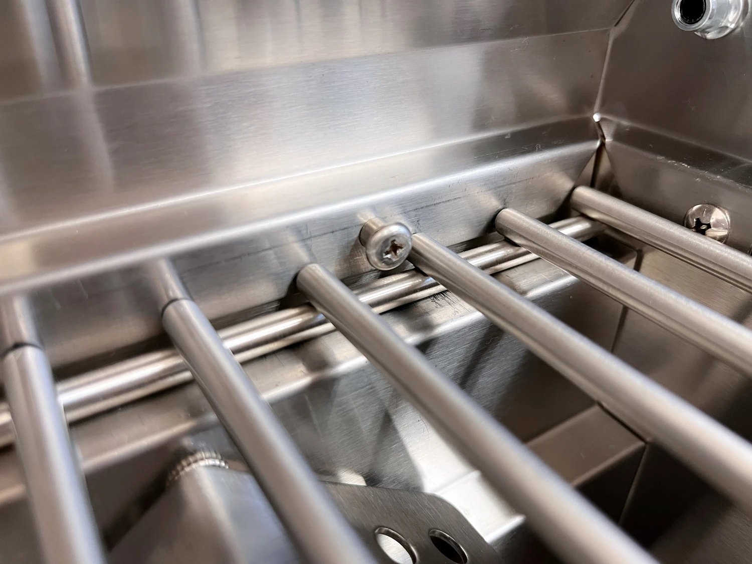 Grillfürst G201E 2-Brenner Gasgrill Portabel V2 - Campinggrill / Balkongrill 50mbar 11 Grillfürst G201E 2-Brenner Gasgrill Portabel V2 - Campinggrill / Balkongrill 50mbar – Bild 11