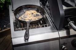 Grillfürst G620G 6-Brenner Gasgrill Mit Hochtemperaturbrenner, Heckbrenner Und Gusseisen Rosten - X-DEAL Inkl. Zubehörpaket 37 Grillfürst G620G 6-Brenner Gasgrill Mit Hochtemperaturbrenner, Heckbrenner Und Gusseisen Rosten - X-DEAL Inkl. Zubehörpaket -Broil King Verkäufe Grillfuerst Gasgrill G620G Gusspfanne Steakzone