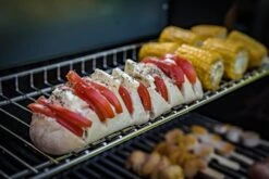 Grillfürst G750E 7-Brenner Doppelkammer - Gasgrill - 1. FC Köln Edition - Edelstahlroste -Broil King Verkäufe Grillfuerst Gasgrill Warmhalterost 10