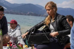 Knister Grill Original - Ausziehbarer Holzkohle Kompaktgrill 32 Knister Grill Original - Ausziehbarer Holzkohle Kompaktgrill -Broil King Verkäufe Knister Grill auseinanderziehen