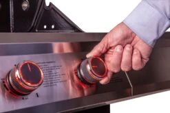 Grillfürst G310E 3-Brenner Gasgrill - 1. FC Köln Edition - Edelstahlroste -Broil King Verkäufe Koeln Grill Beleuchtung rot Grillfuerst Gasgrill Drehregler 5