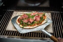 Grillfürst G410G 4-Brenner Gasgrill - 1. FC Köln Edition - Gusseisenroste -Broil King Verkäufe Koeln Grill Edelstahlroste Pizza backen