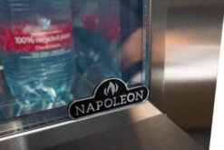 Napoleon Outdoor - Kühlschrank, 135 Liter, Linksdrehende Tür Mit Doppelverglasung Und LED Beleuchtung - Wasserdicht Nach IP24 22 Napoleon Outdoor - Kühlschrank, 135 Liter, Linksdrehende Tür Mit Doppelverglasung Und LED Beleuchtung - Wasserdicht Nach IP24 -Broil King Verkäufe NFR135ORGL Napoleon Kuehlschrank doppelt verglast