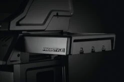 Napoleon Freestyle 365 Gasgrill, Graphit - Mit Sizzle Zone Und Tür - Modell 2023 NEU -Broil King Verkäufe Napoleon Freestyle 365 Sizzle Zone Tuer Seitenablage