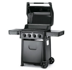 Napoleon Freestyle 425 Gasgrill, Graphit - Modell 2023 - X-DEAL Inkl. Drehspiess -Broil King Verkäufe Napoleon Freestyle 425 graphit side Deckel offen 1