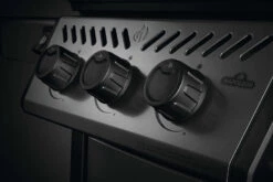 Napoleon Freestyle 365 Gasgrill, Graphit - Mit Sizzle Zone - Modell 2023 - X-DEAL Inkl. Abdeckhaube Und Gussplatte 29 Napoleon Freestyle 365 Gasgrill, Graphit - Mit Sizzle Zone - Modell 2023 - X-DEAL Inkl. Abdeckhaube Und Gussplatte -Broil King Verkäufe Napoleon Freestyle Bedienknoepfe 1