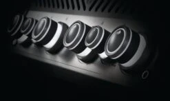 Napoleon Rogue SE 525 Gasgrill - All-black - Mit Sizzle Zone Und Heckbrenner - Grillfürst Edition Inkl. Grill Control Und Zubehörpaket - Smart Deal - Modell 2022 -Broil King Verkäufe Napoleon Gasgrill SE525 Drehregler beleuchtet 2