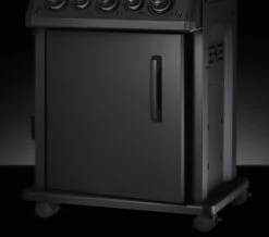 Napoleon Phantom Rogue SE 425 Gasgrill, Mattschwarz Mit Sizzle Zone Und Heckbrenner - Modell 2023 -Broil King Verkäufe Napoleon Phantom Rogue RSE425SIBK 1PHM Detail Door