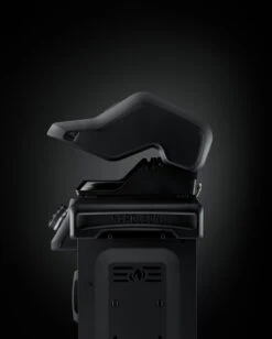 Napoleon Phantom Rogue SE 425 Gasgrill, Mattschwarz Mit Sizzle Zone Und Heckbrenner - Modell 2023 -Broil King Verkäufe Napoleon Phantom Rogue RSE425SIBK 1PHM Detail Lid