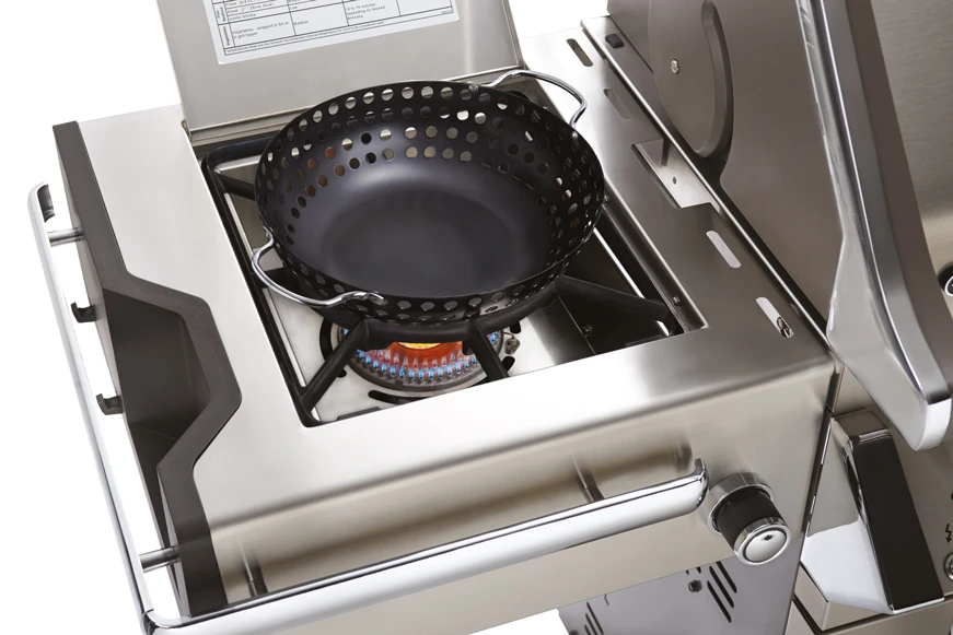 Napoleon Prestige Pro 825-3 Edelstahl Gasgrill Inkl. Drehspieß Und Bodenbeleuchtung - Modell 2023 12 Napoleon Prestige Pro 825-3 Edelstahl Gasgrill Inkl. Drehspieß Und Bodenbeleuchtung - Modell 2023 – Bild 12