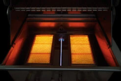 Napoleon Prestige Pro 825-3 Edelstahl Gasgrill Inkl. Drehspieß Und Bodenbeleuchtung - Modell 2023 33 Napoleon Prestige Pro 825-3 Edelstahl Gasgrill Inkl. Drehspieß Und Bodenbeleuchtung - Modell 2023 -Broil King Verkäufe Napoleon Prestige Pro 825 sizzle zone 1