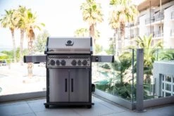 Napoleon Rogue SE 525 Edelstahl Gasgrill Mit Sizzle Zone Und Heckbrenner - Modell 2023 -Broil King Verkäufe Napoleon Rogue RSE 525 Edelstahl lifestyle