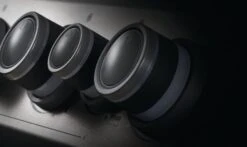 Napoleon Rogue SE 425 Edelstahl Gasgrill Mit Sizzle Zone Und Heckbrenner - Modell 2023 -Broil King Verkäufe Napoleon Rogue SE Drehknoepfe