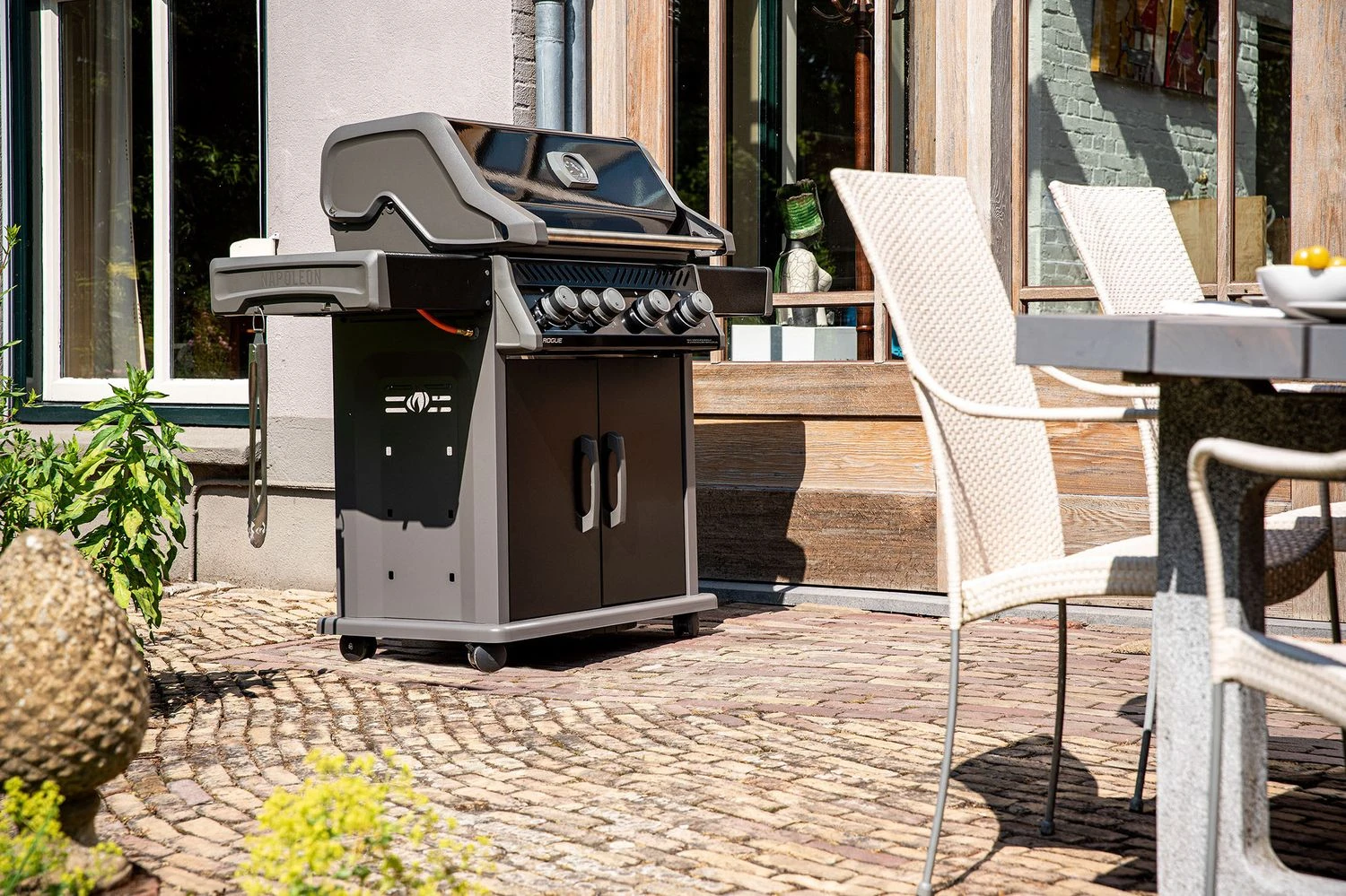 Napoleon Rogue XT 525 Gasgrill - All Black - Mit Sizzle Zone - Modell 2023 15 Napoleon Rogue XT 525 Gasgrill - All Black - Mit Sizzle Zone - Modell 2023 – Bild 15