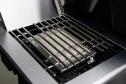 Outdoorchef Dualchef 425 G BZ Gasgrill Mit Blazing Zone Infrarotbrenner + DGS Gusseisen Grillrost 2 Stk.+ DGS Gemüse Grillrost 2 Stk. -Broil King Verkäufe Outdoorchef Dualchef 425G BZ Detail Blazing Zone