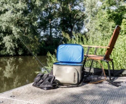 Petromax Kühltasche 22 Liter / Sandfarben -Broil King Verkäufe Petromax Kuehltasche 22Liter sand Lifestyle