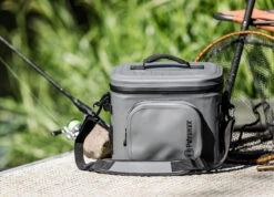 Petromax Kühltasche 8 Liter / Dunkelgrau -Broil King Verkäufe Petromax Kuehltasche 8Liter grau Lifestyle