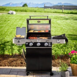 Rösle Gasgrill Videro G3-S VARIO+ Schwarz - Modell 2023 - X-DEAL Inkl. Abdeckhaube, Grillplatte Und Drehspieß -Broil King Verkäufe Roesle Gasgrill Videro G3 S Mood 1