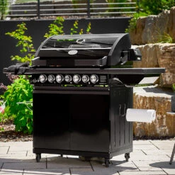 Rösle Gasgrill Magnum PRO G4-S - X-DEAL Inkl. Abdeckhaube Und Gusseisen Grillplatte - Modell 2023 -Broil King Verkäufe Roesle Magnum PRO G4 S Lifestyle