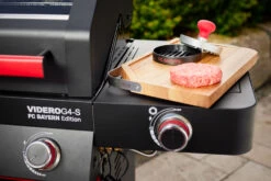 Rösle Videro G4-S VARIO+ Schwarz Gasgrill - FC Bayern Edition -Broil King Verkäufe Roesle Videro G4 S Bayern Grill Seitenablage