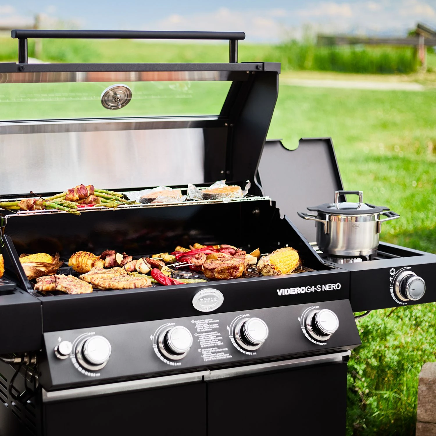 Rösle Gasgrill BBQ-Station Videro G4-S Vario+ Nero Schwarz - Modell 2023 - SMART Deal Inkl. Grillfürst Grill Control 13 Rösle Gasgrill BBQ-Station Videro G4-S Vario+ Nero Schwarz - Modell 2023 - SMART Deal Inkl. Grillfürst Grill Control – Bild 13