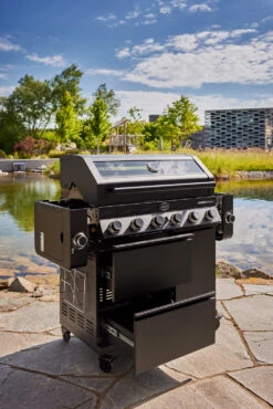 Rösle Gasgrill Videro Pro G6-S Vario+ Mattschwarz - Modell 2023 -Broil King Verkäufe Roesle Videro Pro G6 S Seitenablagen abgeklappt