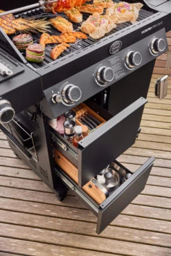 Rösle Gasgrill Videro Pro G4-S Vario+ Mattschwarz - Modell 2023 -Broil King Verkäufe RoesleVidero Pro G4 S Detail Unterschrank Schubladen