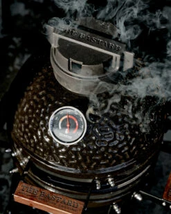 The Bastard Keramikgrill Classic Small - Schwarz Glänzend - Modell 2023 -Broil King Verkäufe The Bastard Classic Small Kamado Grill