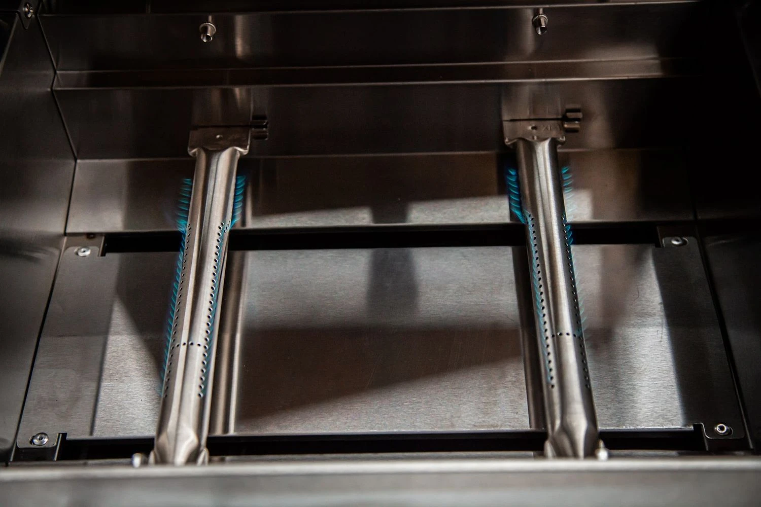 Grillfürst G201E 2-Brenner Gasgrill Portabel V2 - Campinggrill / Balkongrill 50mbar 5 Grillfürst G201E 2-Brenner Gasgrill Portabel V2 - Campinggrill / Balkongrill 50mbar – Bild 5