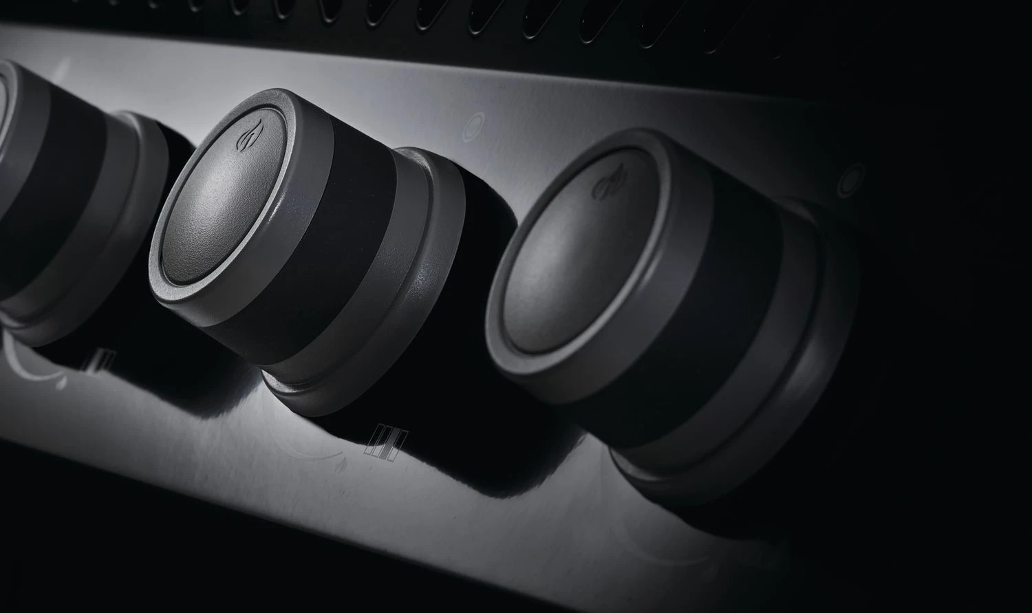 Napoleon Rogue XT 525 Gasgrill - All Black - Mit Sizzle Zone - Modell 2023 7 Napoleon Rogue XT 525 Gasgrill - All Black - Mit Sizzle Zone - Modell 2023 – Bild 7