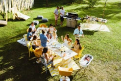 Outdoorchef Dualchef S 425 G Edelstahl Gasgrill Mit Seitenkocher + Blazing Zone Infrarotbrenner + DGS Gusseisen Grillrost 2 Stk. + DGS Gemüse Grillrost 2 Stk. -Broil King Verkäufe outdoorchef dualchef s 425 g garten 18 700 10